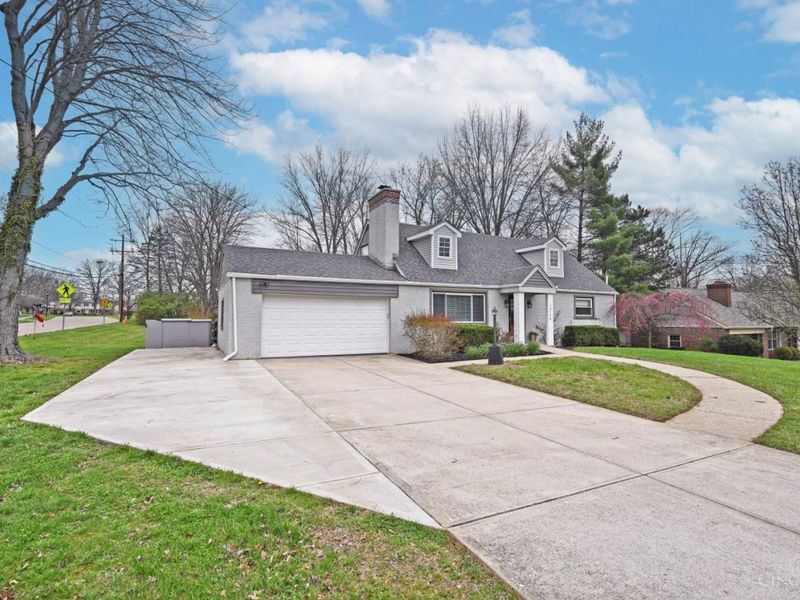 10178 Zig Zag Road, Blue Ash, OH 45242 Photo 2