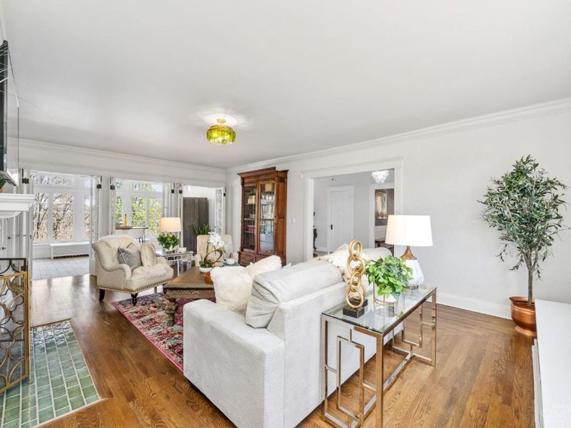 718 Clinton Springs Avenue, Cincinnati, OH 45229 Photo 11