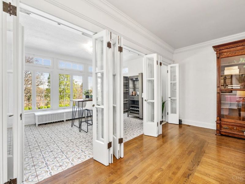 718 Clinton Springs Avenue, Cincinnati, OH 45229 Photo 14