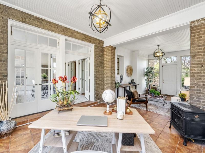 718 Clinton Springs Avenue, Cincinnati, OH 45229 Photo 18