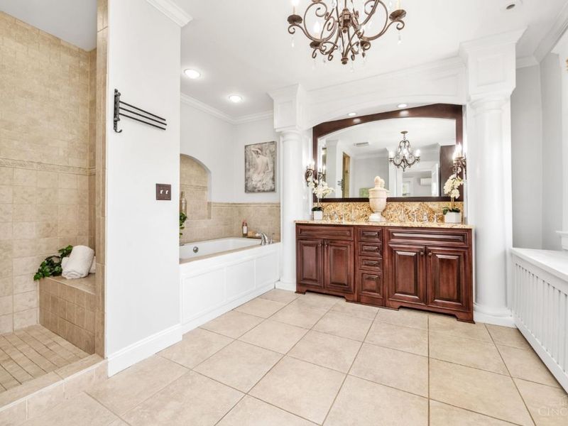 718 Clinton Springs Avenue, Cincinnati, OH 45229 Photo 29