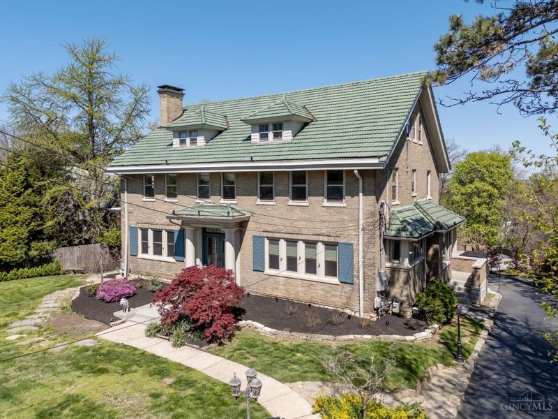 718 Clinton Springs Avenue, Cincinnati, OH 45229 Photo 3