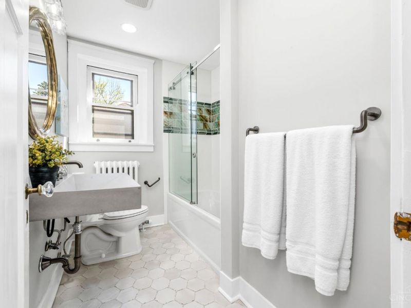 718 Clinton Springs Avenue, Cincinnati, OH 45229 Photo 33