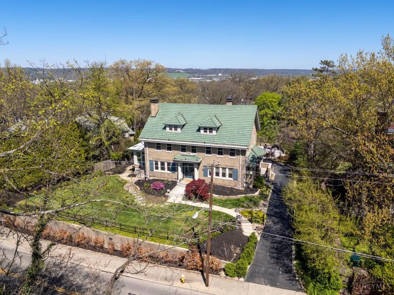 718 Clinton Springs Avenue, Cincinnati, OH 45229 Photo 4