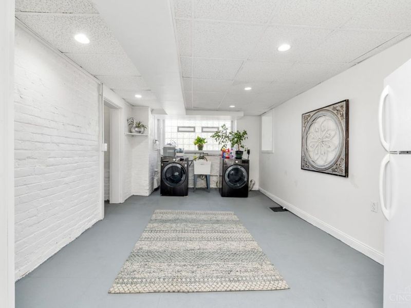 718 Clinton Springs Avenue, Cincinnati, OH 45229 Photo 41