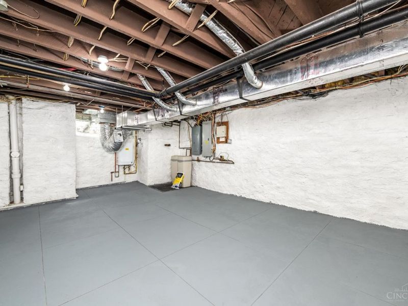 718 Clinton Springs Avenue, Cincinnati, OH 45229 Photo 43