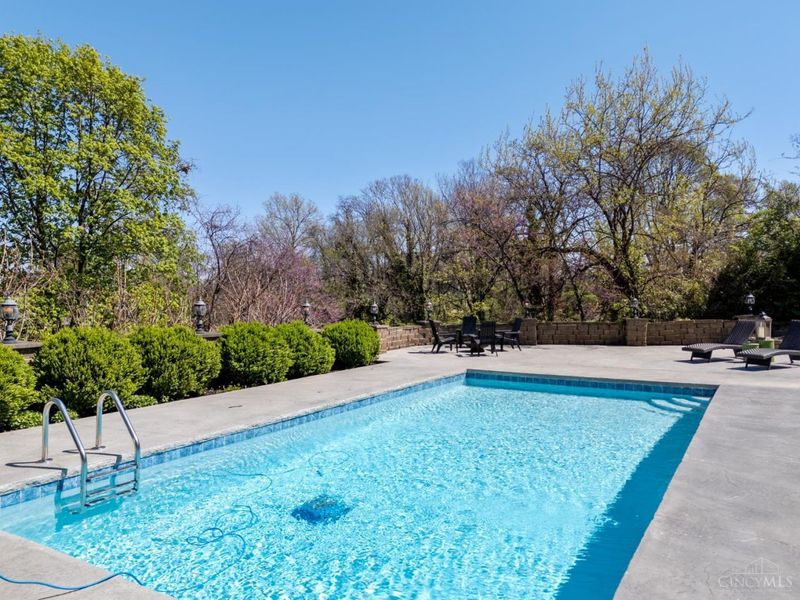 718 Clinton Springs Avenue, Cincinnati, OH 45229 Photo 47