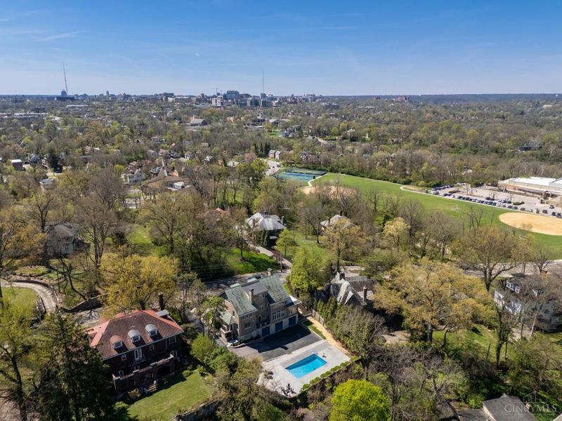 718 Clinton Springs Avenue, Cincinnati, OH 45229 Photo 49