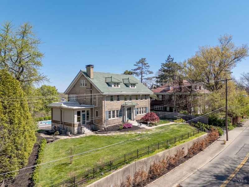 718 Clinton Springs Avenue, Cincinnati, OH 45229 Photo 5