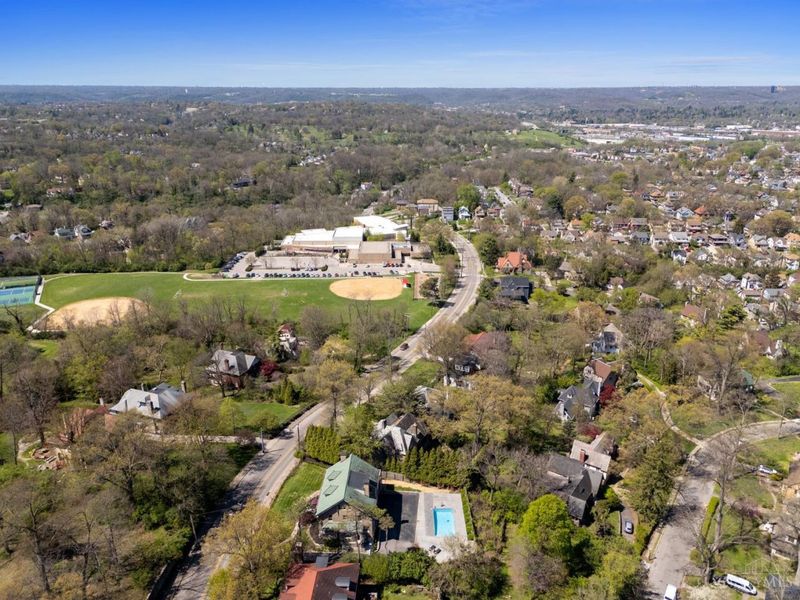 718 Clinton Springs Avenue, Cincinnati, OH 45229 Photo 51