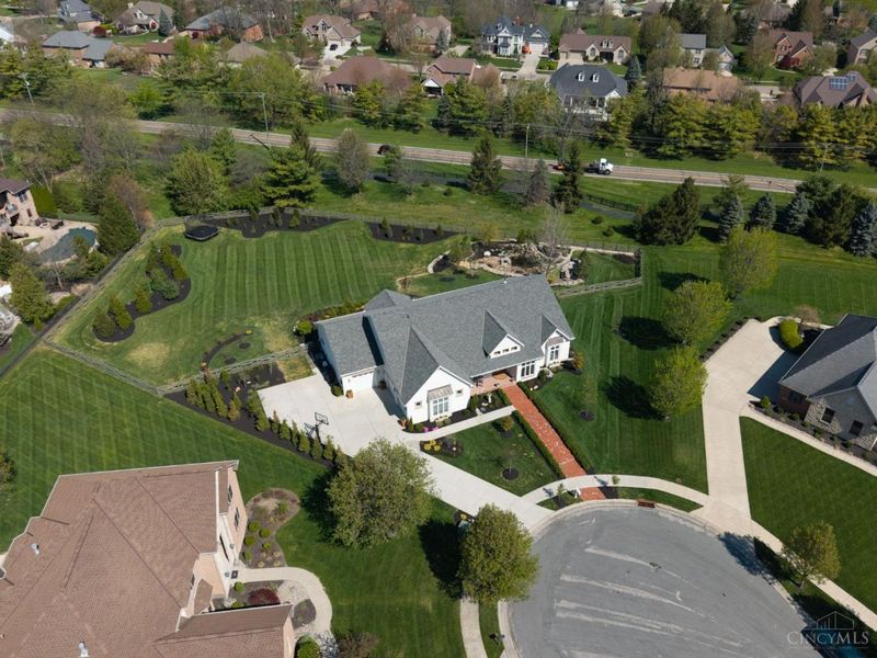 6604 Southampton Lane, West Chester, OH 45069 Photo 2