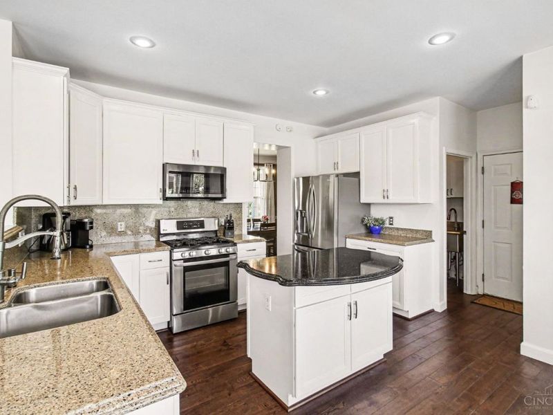 7277 Susan Springs Drive, West Chester, OH 45069 Photo 3