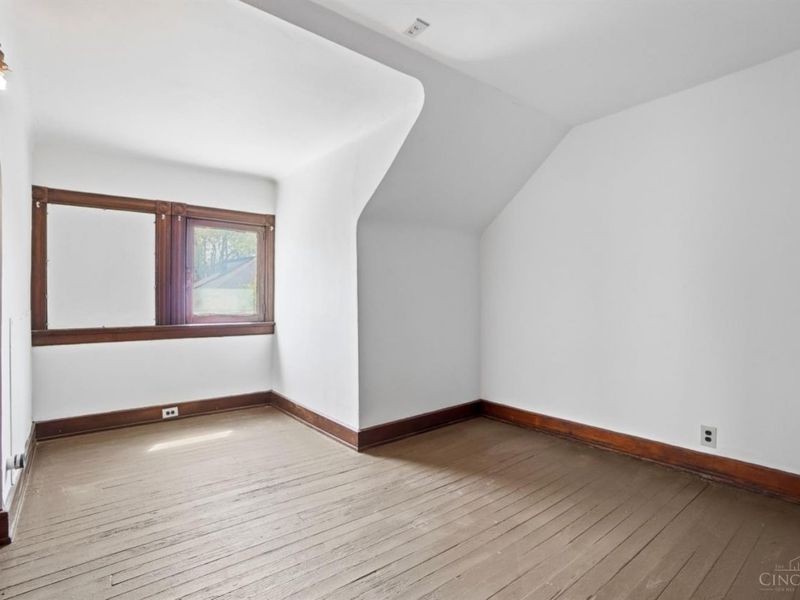 3990 Beechwood Avenue, Cincinnati, OH 45229 Photo 42