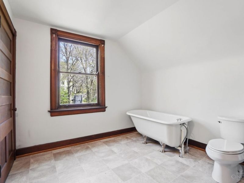 3990 Beechwood Avenue, Cincinnati, OH 45229 Photo 45