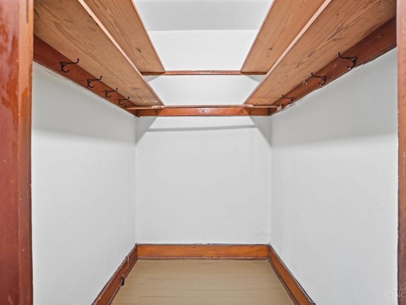 3990 Beechwood Avenue, Cincinnati, OH 45229 Photo 48