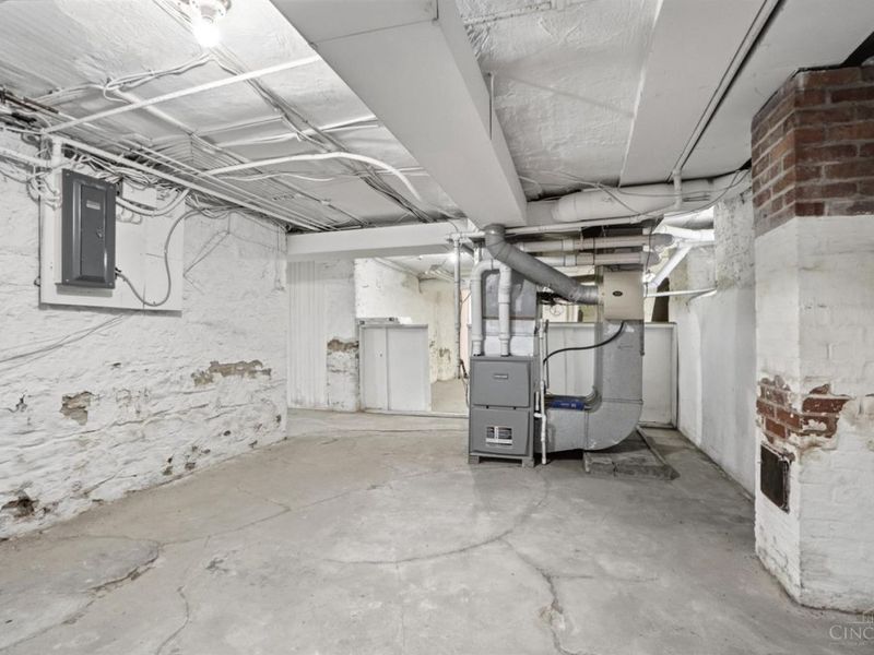 3990 Beechwood Avenue, Cincinnati, OH 45229 Photo 51