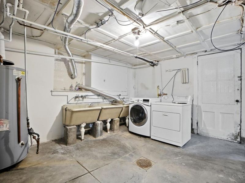 3990 Beechwood Avenue, Cincinnati, OH 45229 Photo 52