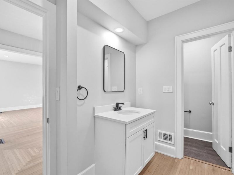 2978 Wardall Avenue, Cincinnati, OH 45211 Photo 37