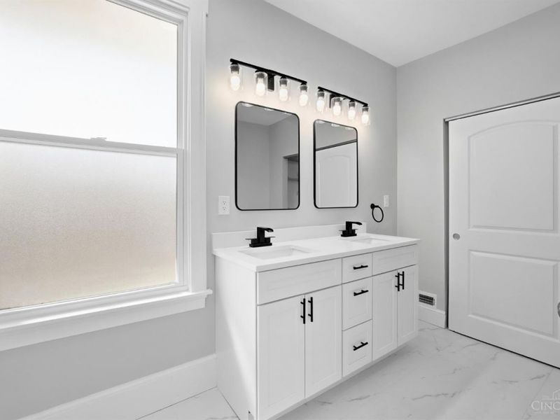 2978 Wardall Avenue, Cincinnati, OH 45211 Photo 56