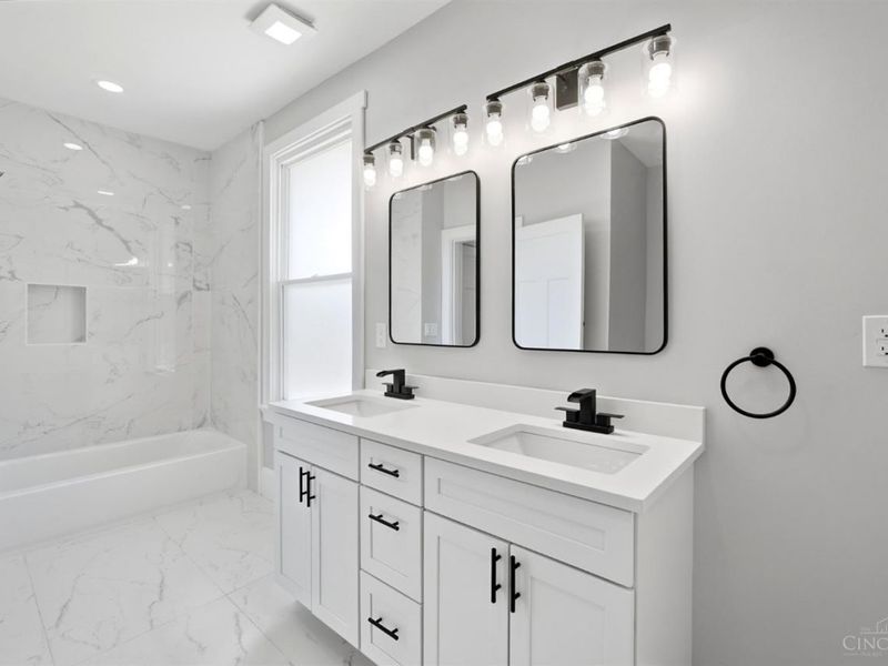 2978 Wardall Avenue, Cincinnati, OH 45211 Photo 57