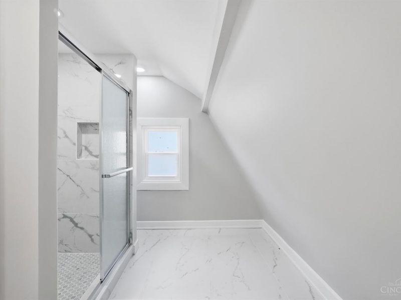 2978 Wardall Avenue, Cincinnati, OH 45211 Photo 77