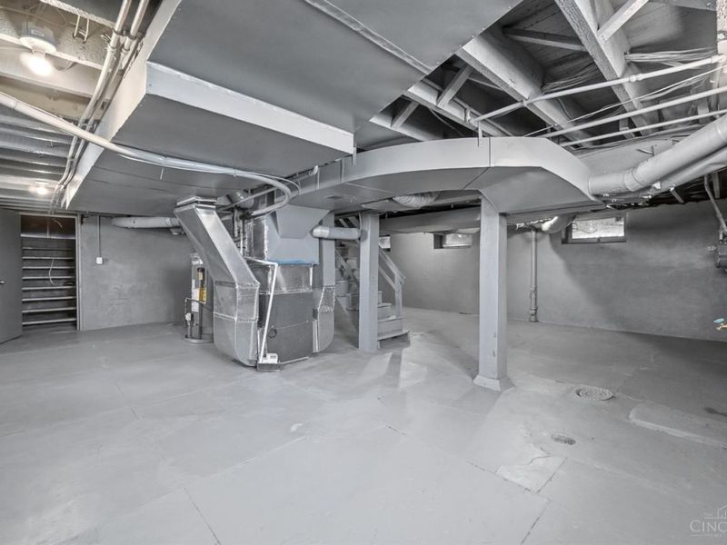 2978 Wardall Avenue, Cincinnati, OH 45211 Photo 82