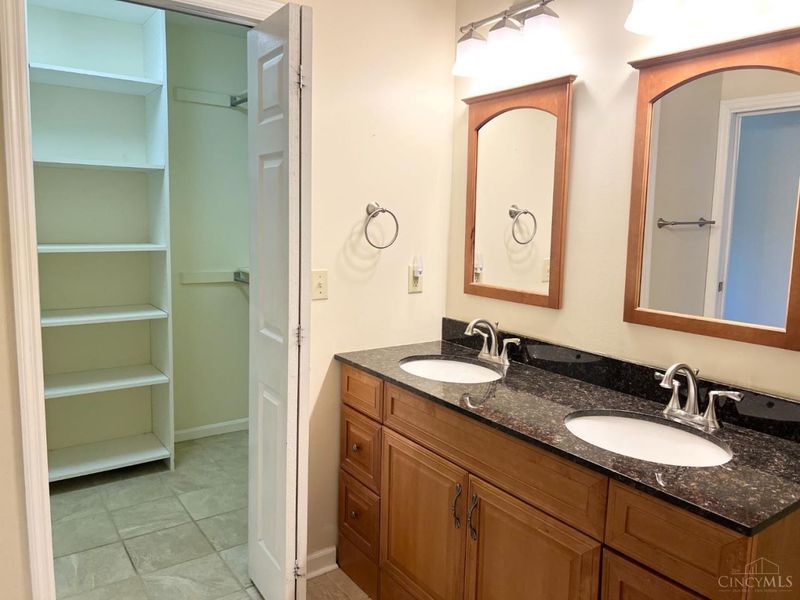 9 White Water Way, Milford, OH 45150 Photo 12