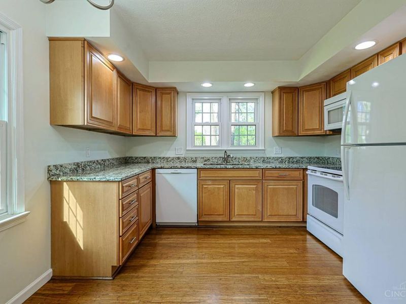 401 Shakerdale Road, Cincinnati, OH 45242 Photo 13