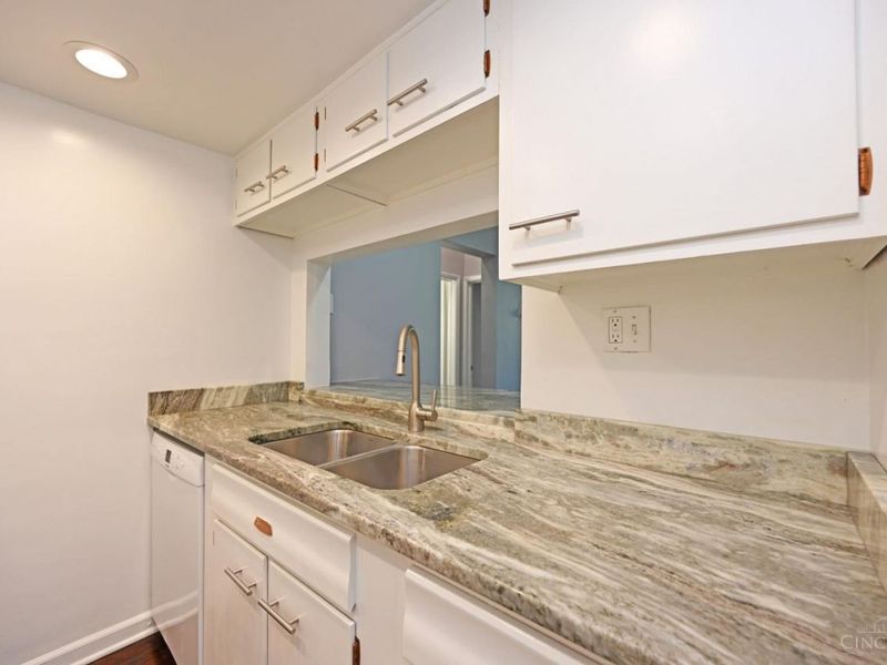 945 Parkside Place, Cincinnati, OH 45202 Photo 11