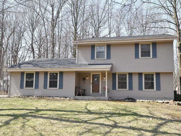 W197N16455 Hawthorne CIRCLE, Jackson, WI 53037