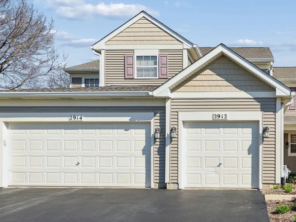 2912 White Thorn Circle , Naperville, IL 60564