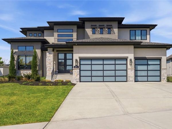 16920 Rosehill Street, Overland Park, KS 66221