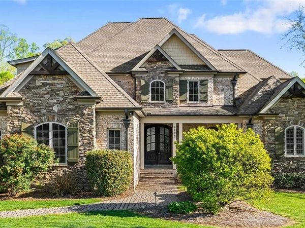 8863 Cravenwood Drive , Oak Ridge, NC 27310