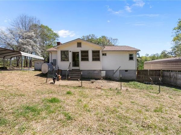 1908 Cartwright Drive, Kernersville, NC 27284