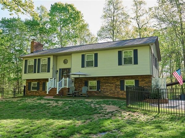 6130 Narrow Way Lane, Winston-Salem, NC 27105
