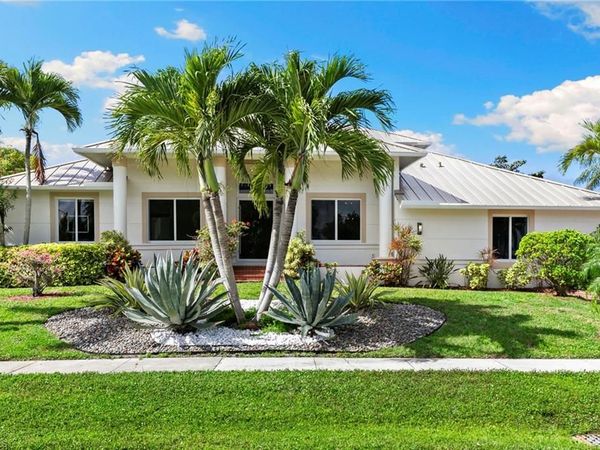 741 Holly CT , MARCO ISLAND, FL 34145