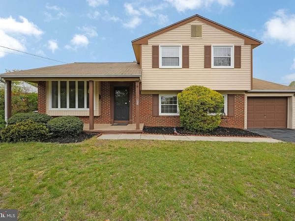 825 LEXINGTON AVENUE, TURNERSVILLE, NJ 08012