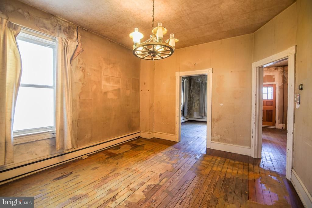 507 POTTSTOWN AVENUE Pennsburg, PA 18073