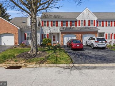 107 CARRIAGE HILL LANE, YORK, PA 17406