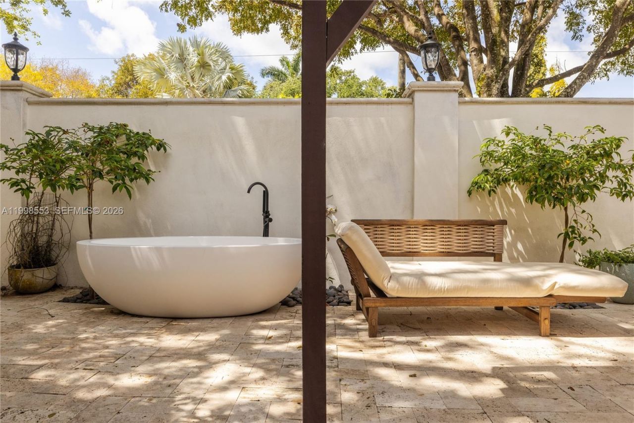 1001 NE 96th St , Miami Shores, FL 33138 Photo