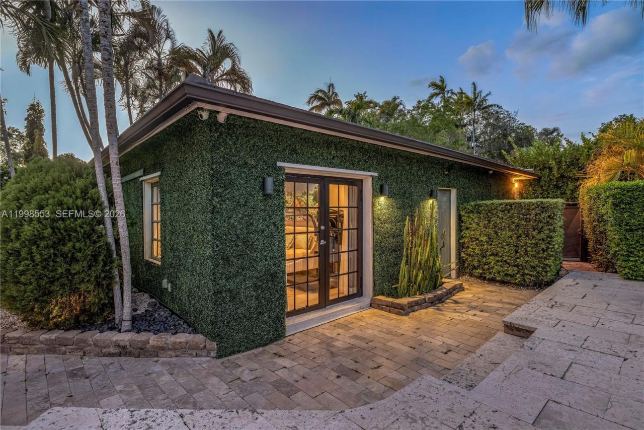 1001 NE 96th St, Miami Shores, FL 33138 Photo