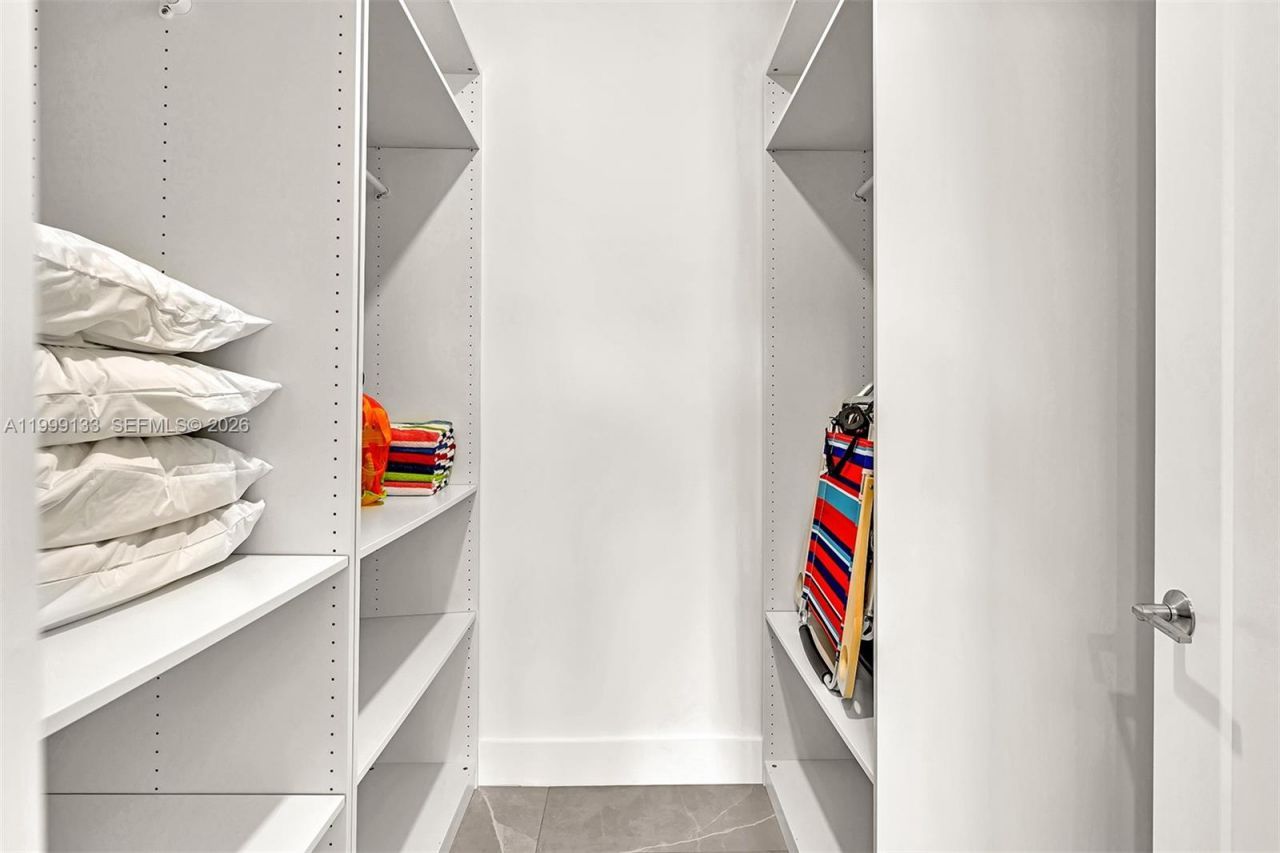 2100 Miami Rd, Unit 204, Fort Lauderdale, FL 33316 Photo