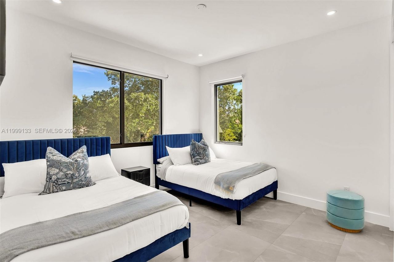 2100 Miami Rd, Unit 204, Fort Lauderdale, FL 33316 Photo