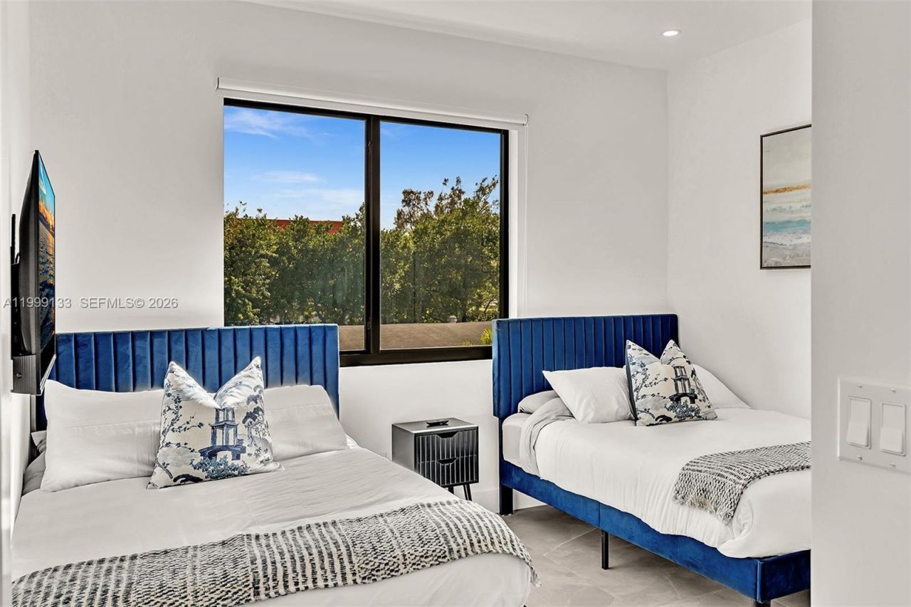 2100 Miami Rd, Unit 204, Fort Lauderdale, FL 33316 Photo