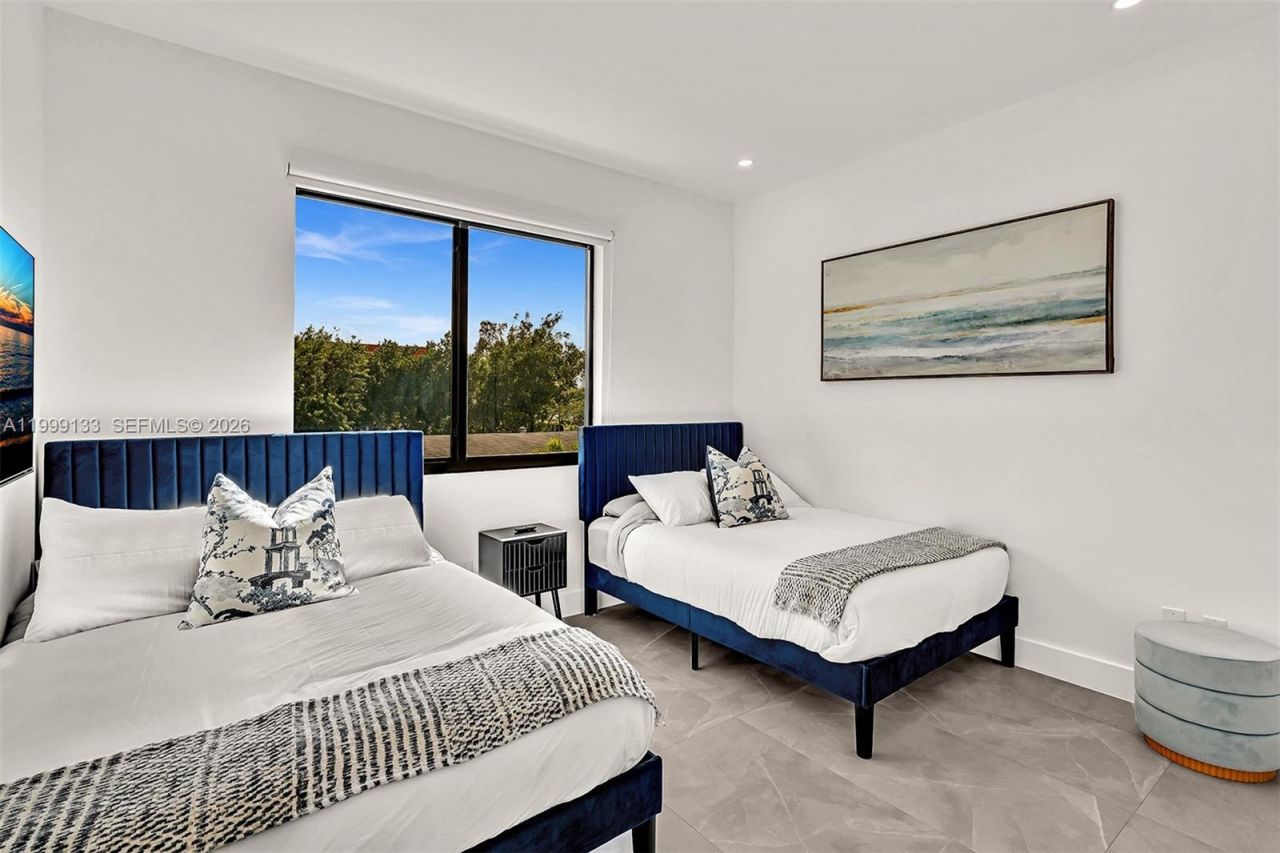 2100 Miami Rd, Unit 204, Fort Lauderdale, FL 33316 Photo