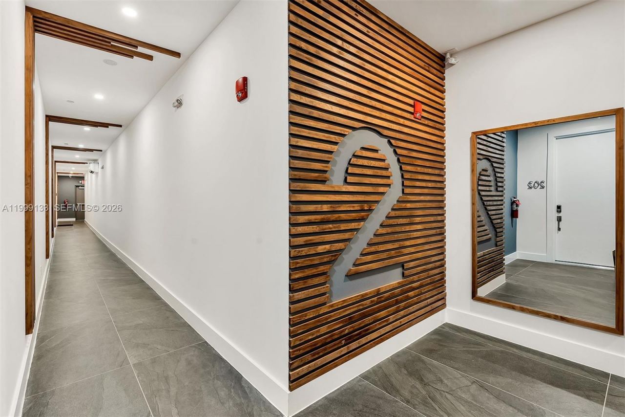 2100 Miami Rd, Unit 204, Fort Lauderdale, FL 33316 Photo