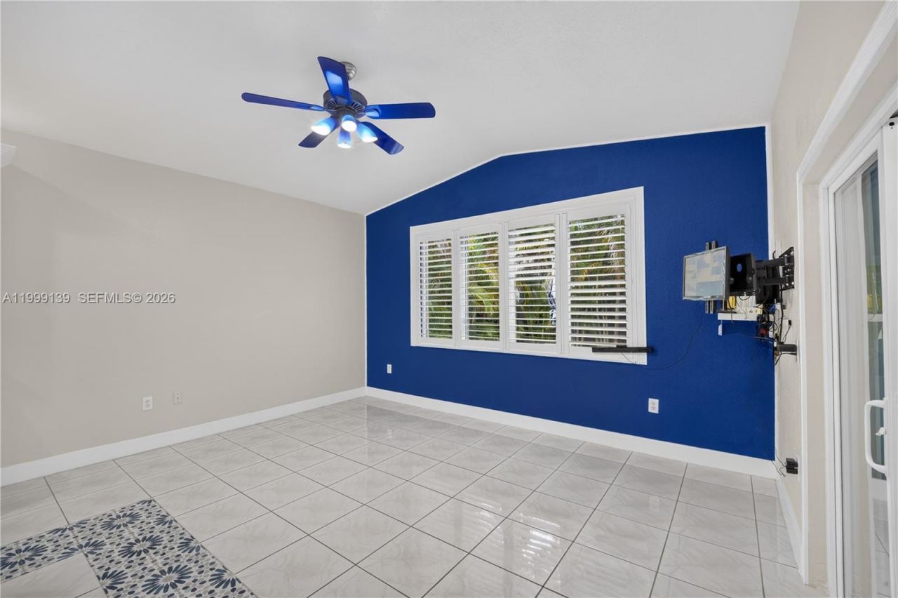 6931 SW 159th Pl, Miami, FL 33193 Photo