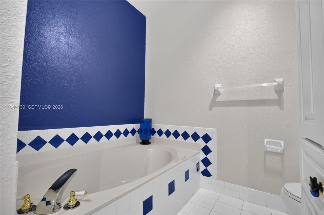 6931 SW 159th Pl, Miami, FL 33193 Photo
