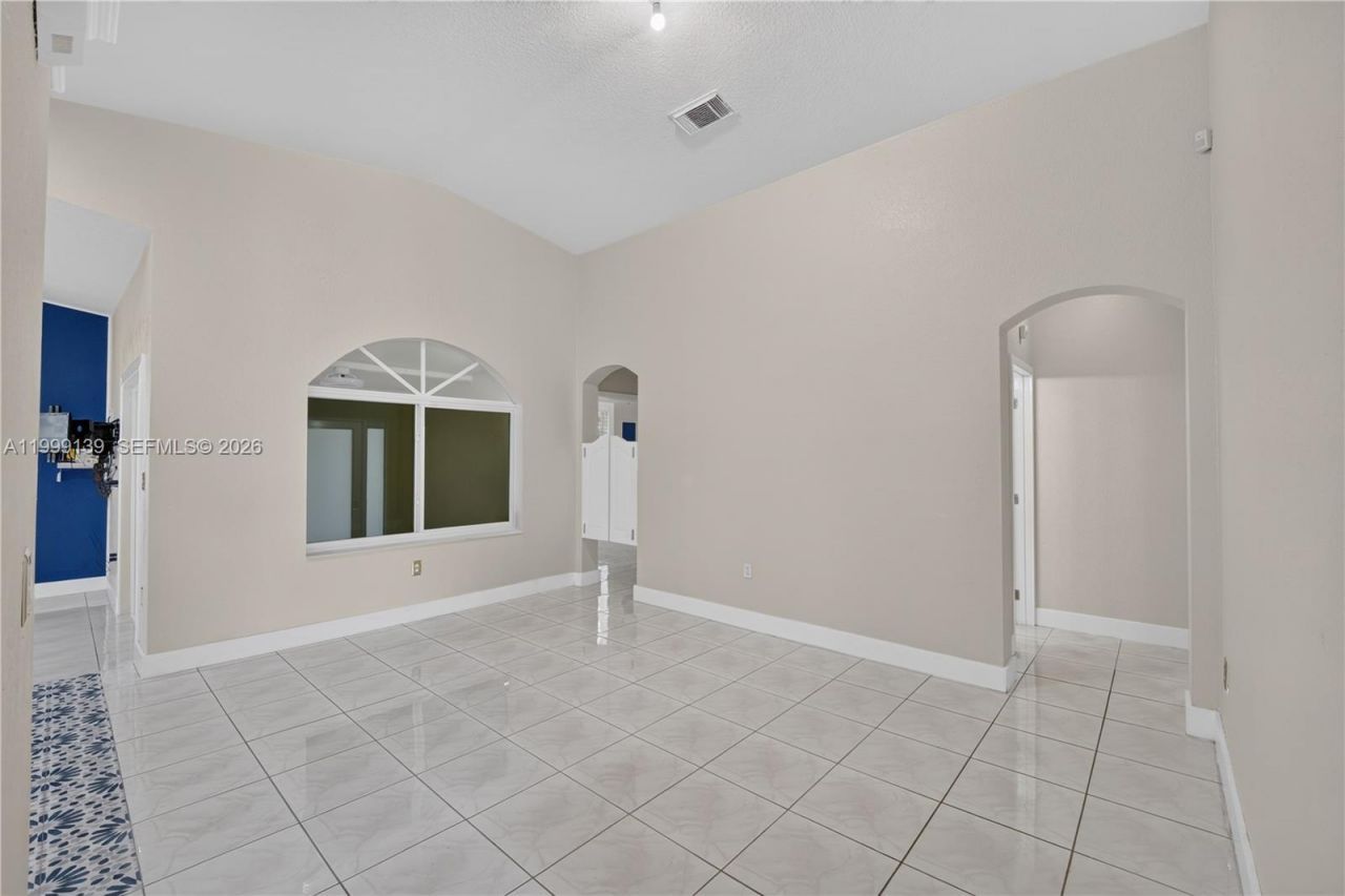 6931 SW 159th Pl, Miami, FL 33193 Photo