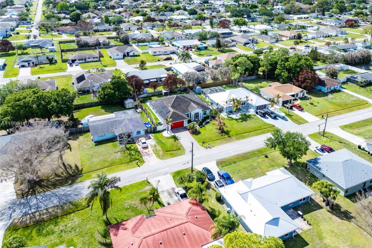 898 SW Curtis St, Port Saint Lucie, FL 34983 Photo